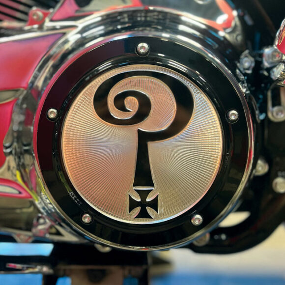 Derby cover Indian Larry "Question mark" per H-D - immagine 3