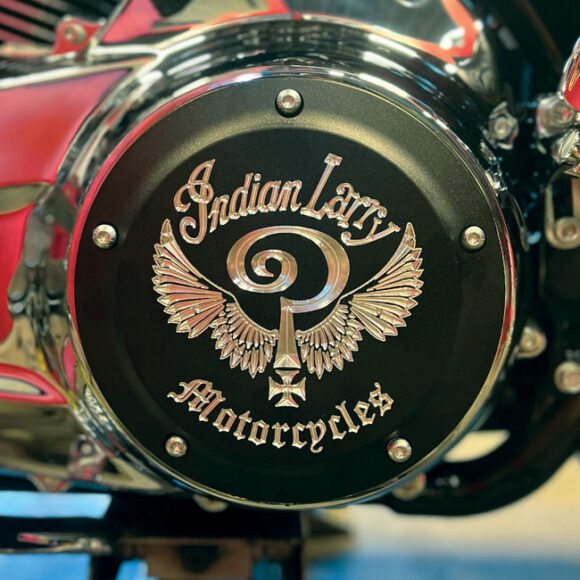 Derby cover Indian Larry "Logo" per H-D - immagine 4